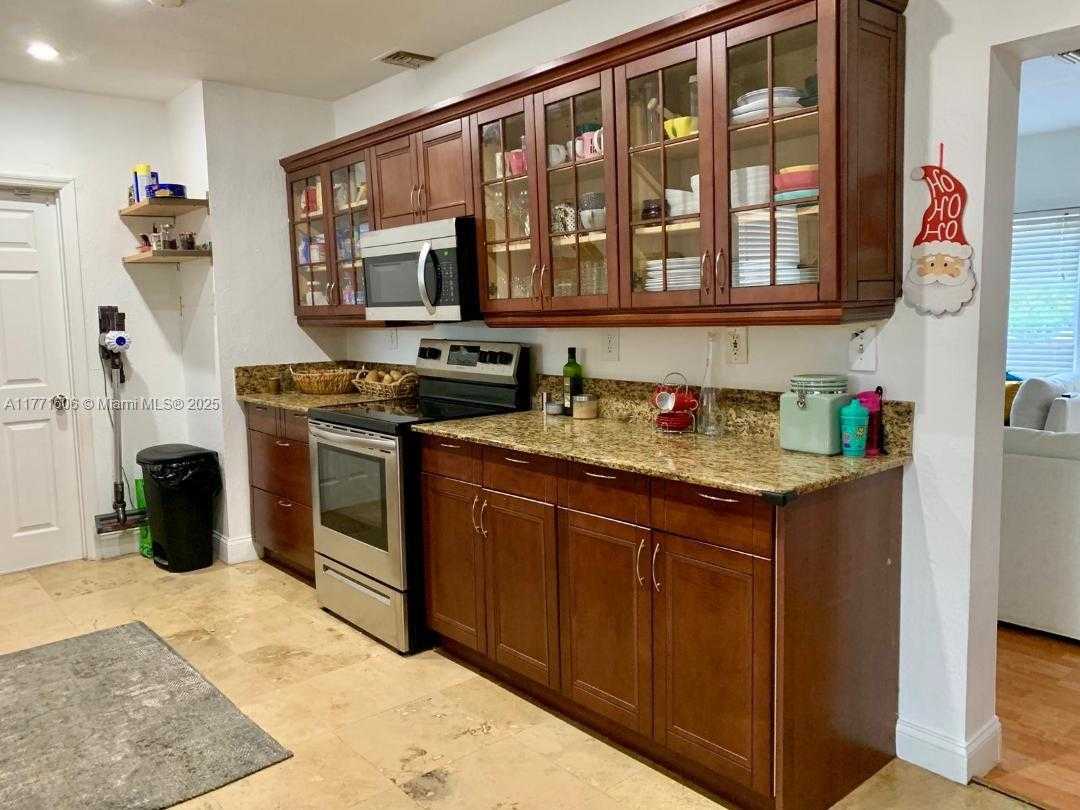 Small Image of Miami Number 6