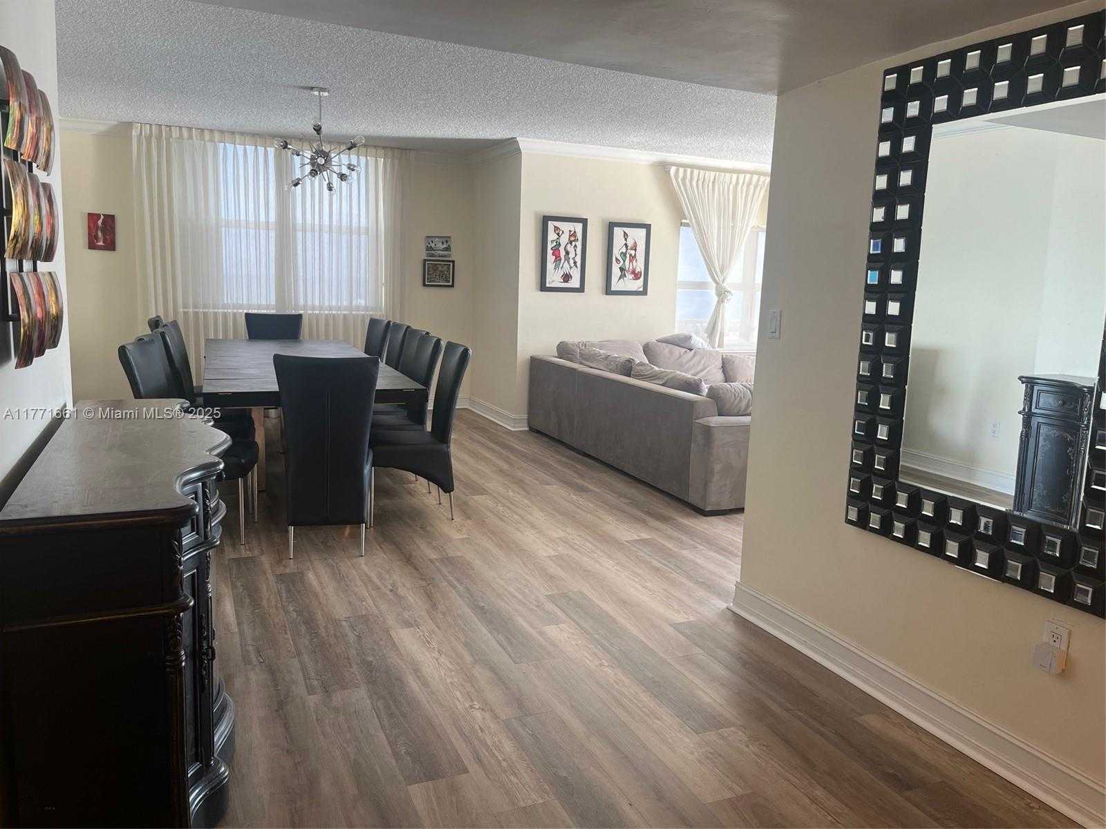 Small Image of 300 BAYVIEW DR #1516, Sunny Isles Beach Number 4