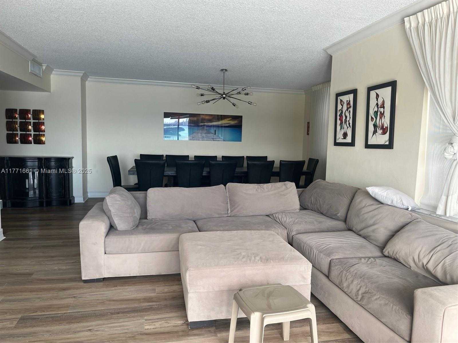 Small Image of 300 BAYVIEW DR #1516, Sunny Isles Beach Number 7