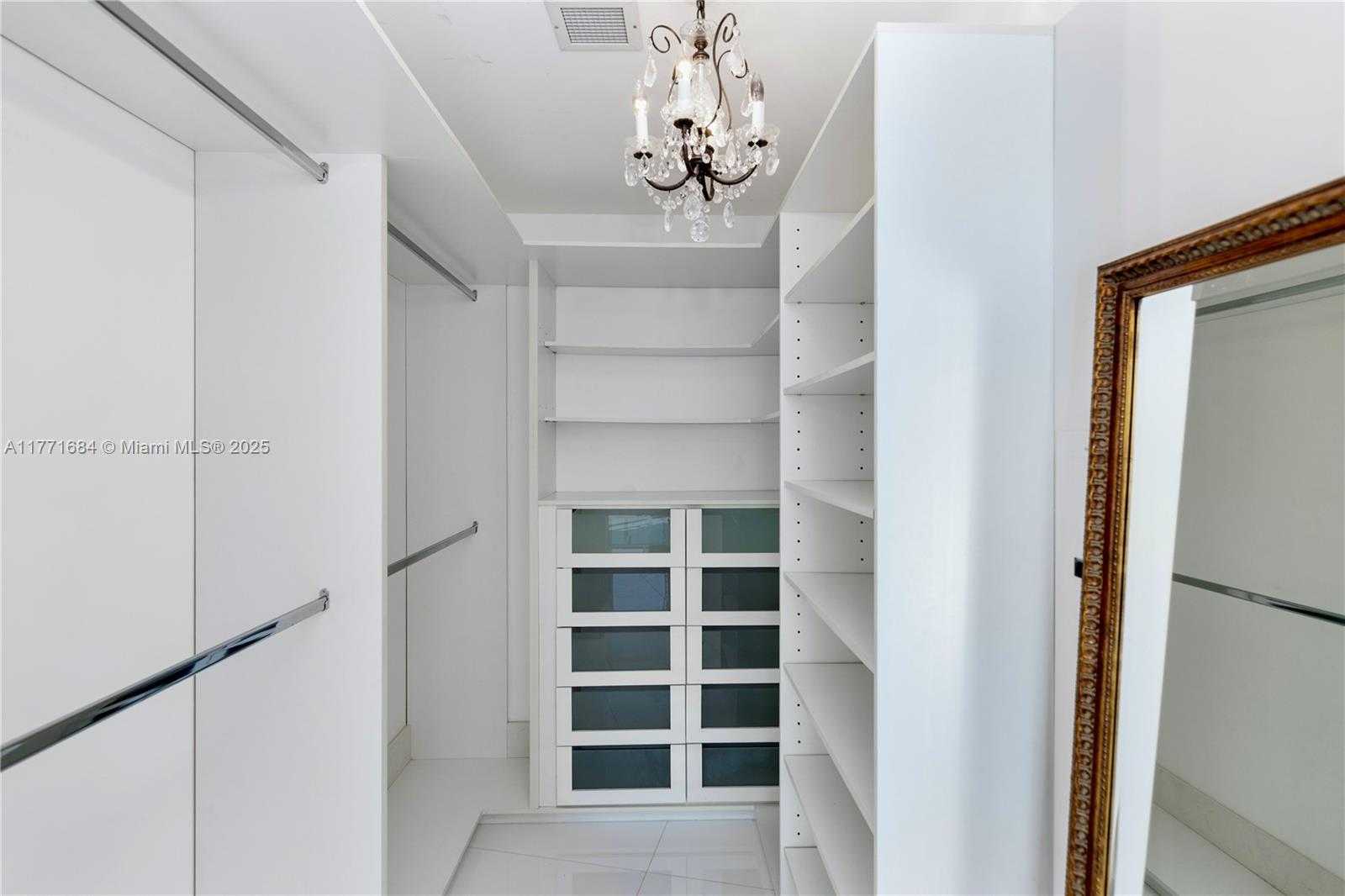 Small Image of 200 BISCAYNE BOULEVARD WAY #3904, Miami Number 11