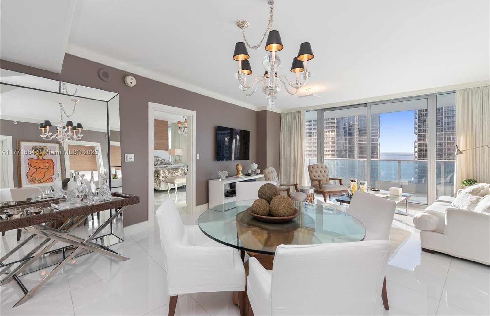 Small Image of 200 BISCAYNE BOULEVARD WAY #3904, Miami Number 13