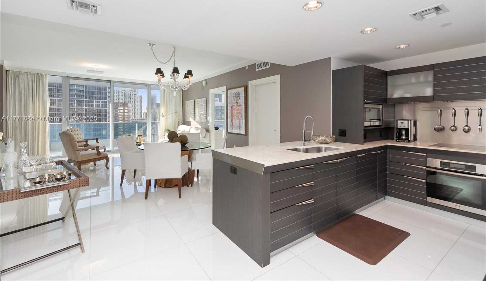 Small Image of 200 BISCAYNE BOULEVARD WAY #3904, Miami Number 18