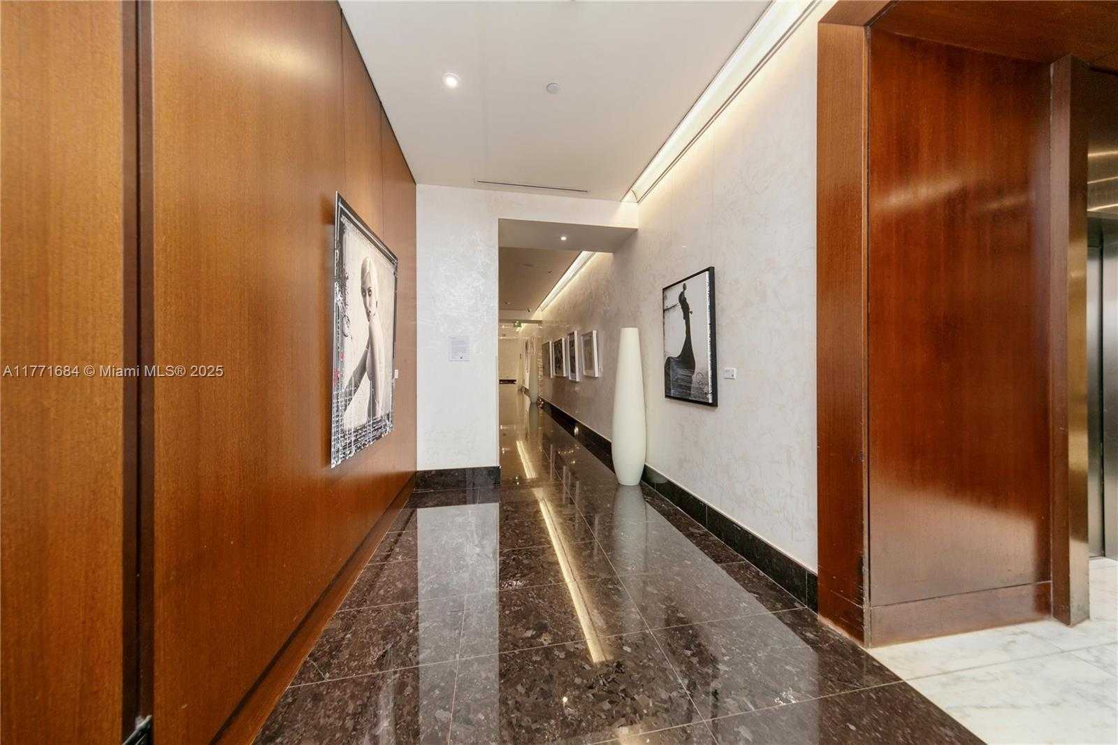 Small Image of 200 BISCAYNE BOULEVARD WAY #3904, Miami Number 21