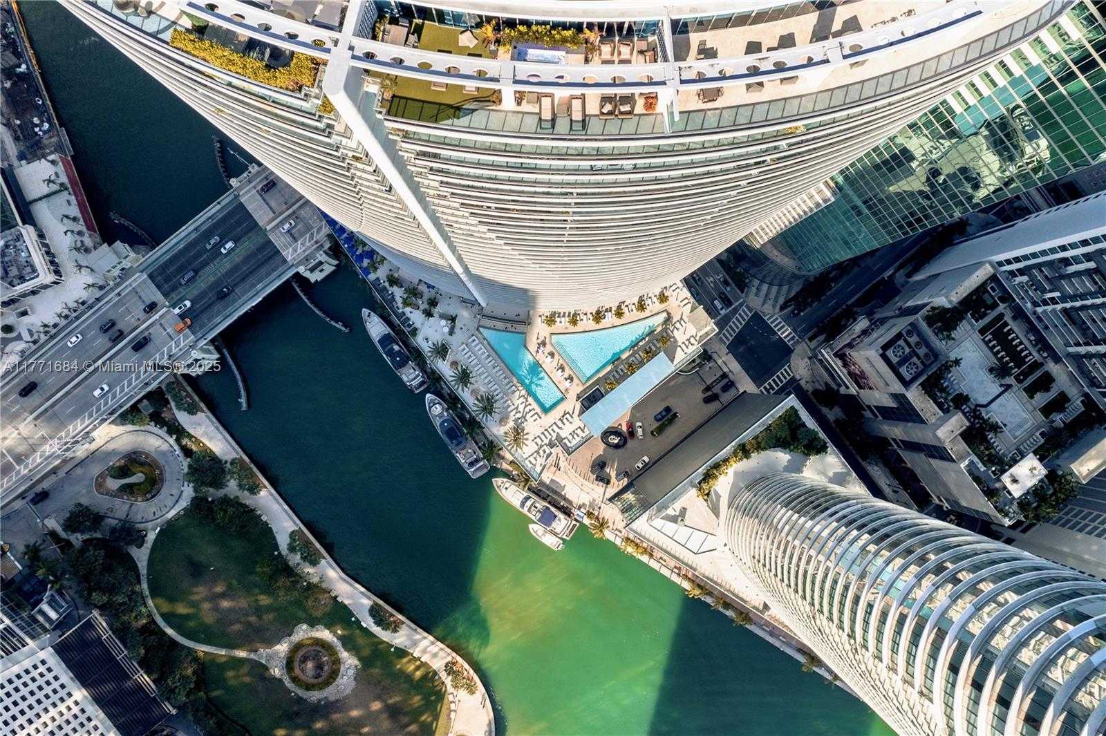Small Image of 200 BISCAYNE BOULEVARD WAY #3904, Miami Number 25