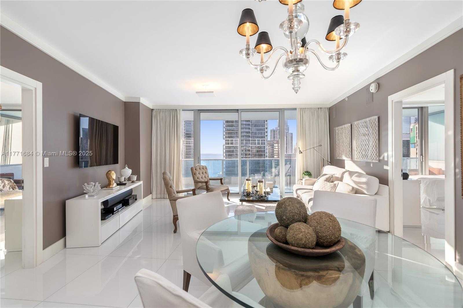 Small Image of 200 BISCAYNE BOULEVARD WAY #3904, Miami Number 3