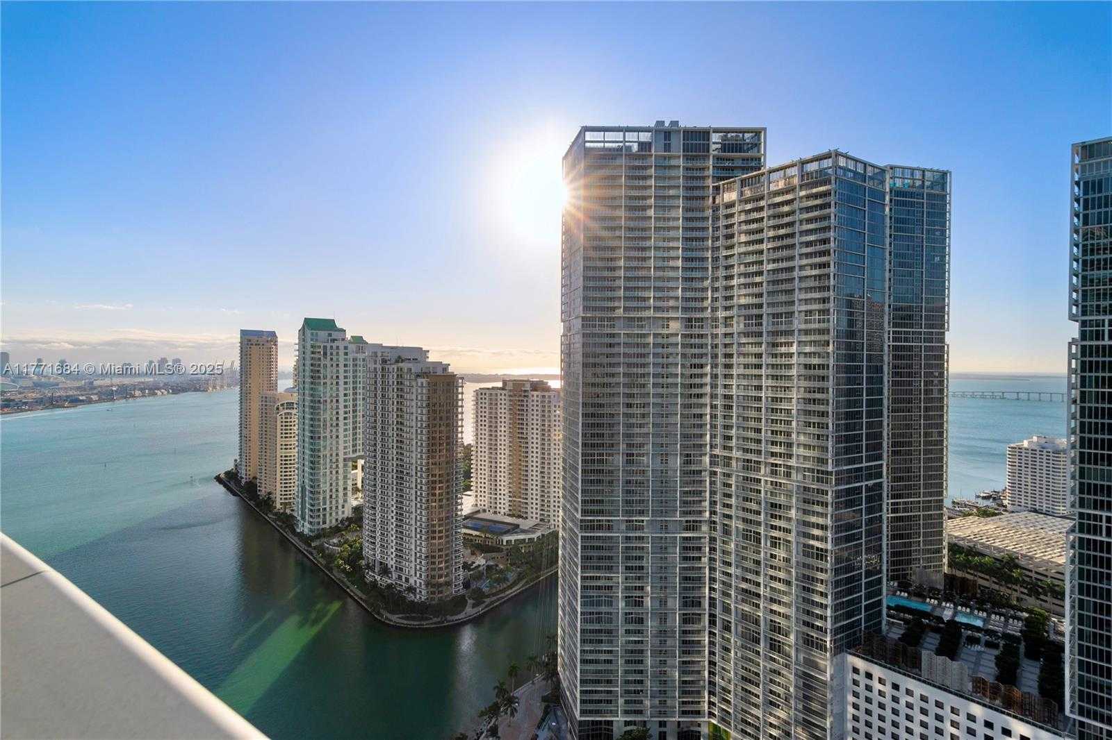 Small Image of 200 BISCAYNE BOULEVARD WAY #3904, Miami Number 6