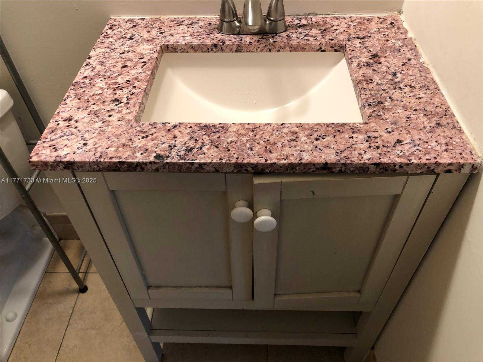 Small Image of 14301 NORTH KENDALL DR #309B, Miami Number 10
