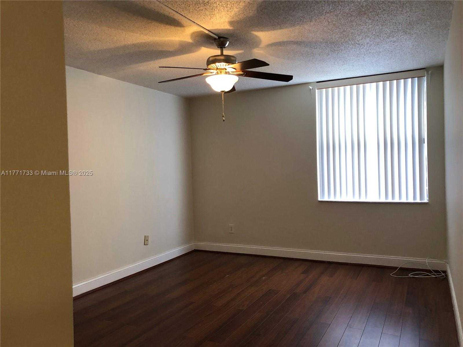 Small Image of 14301 NORTH KENDALL DR #309B, Miami Number 11