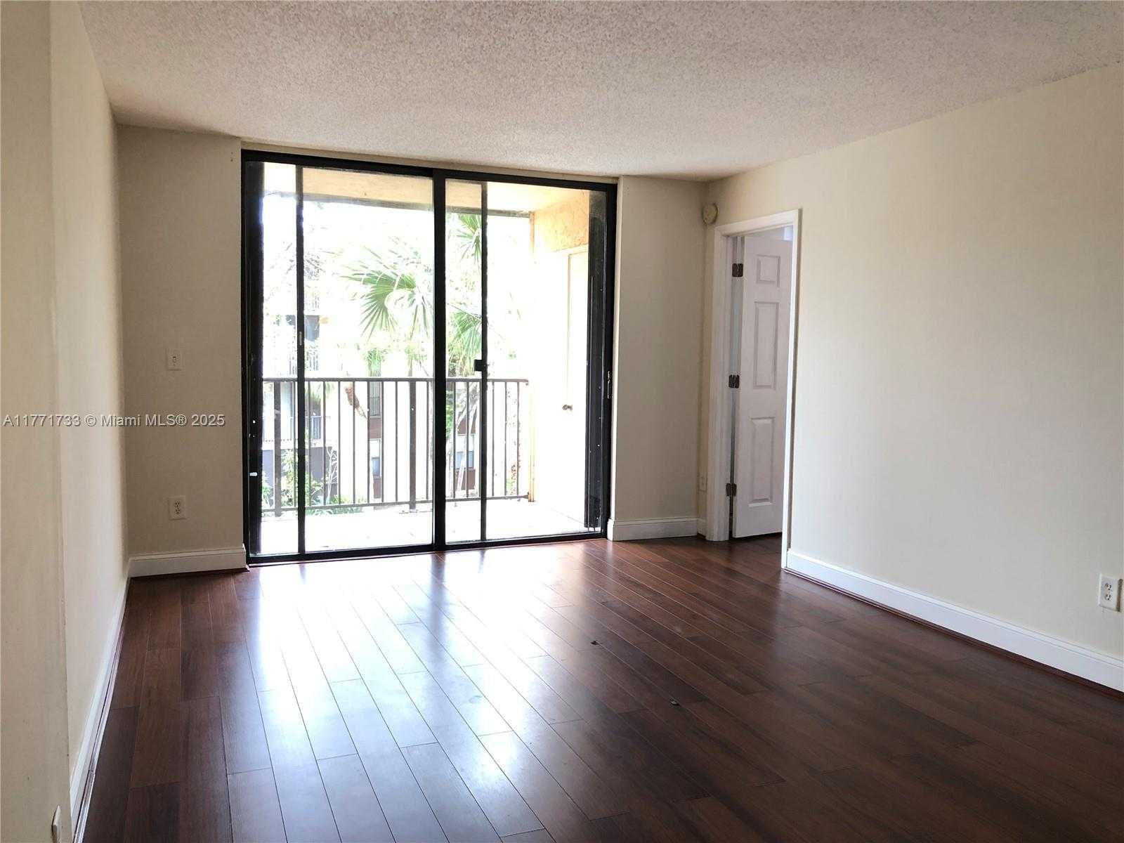 Small Image of 14301 NORTH KENDALL DR #309B, Miami Number 3