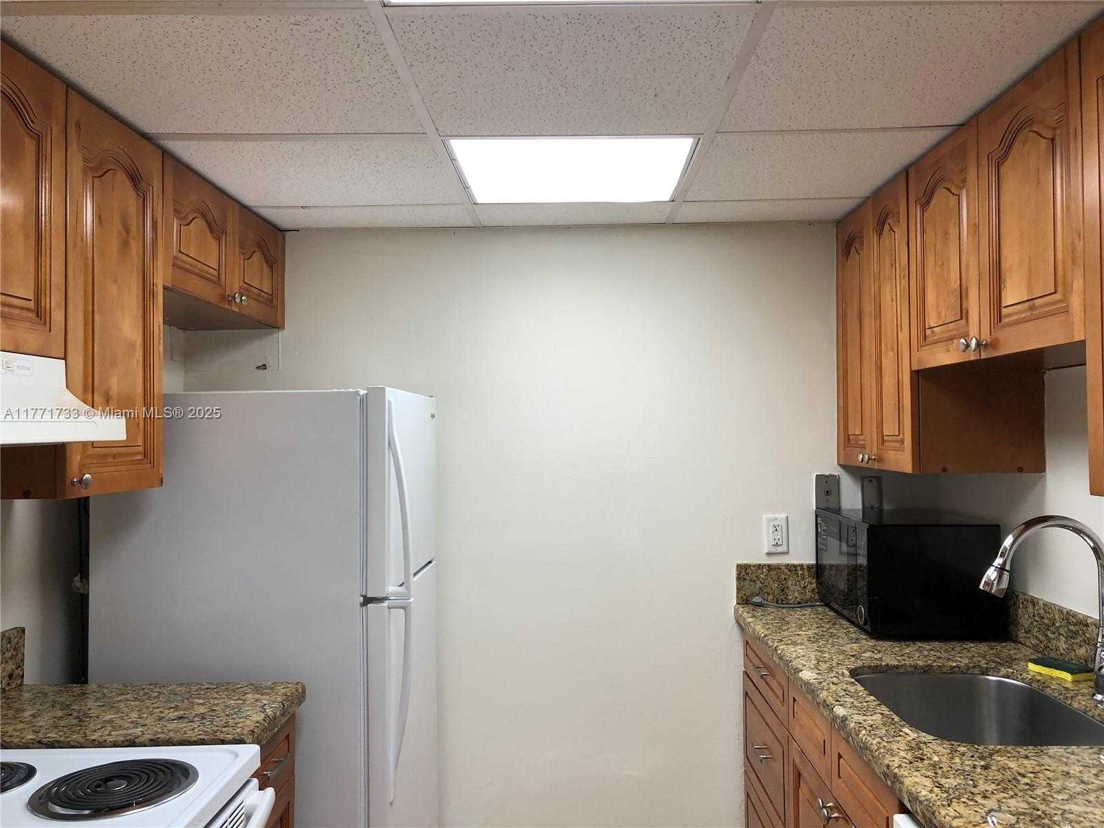 Small Image of 14301 NORTH KENDALL DR #309B, Miami Number 6
