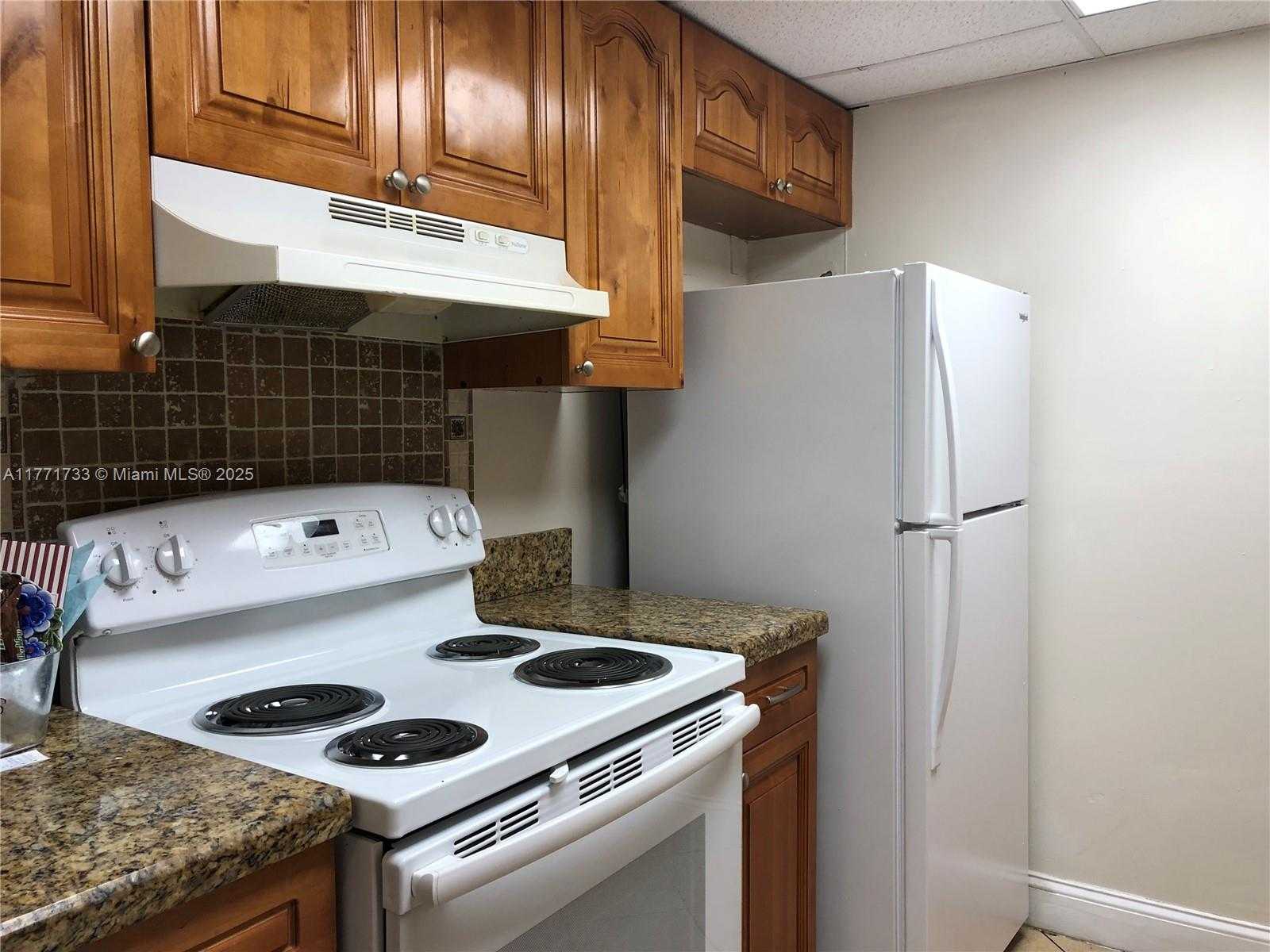 Small Image of 14301 NORTH KENDALL DR #309B, Miami Number 8