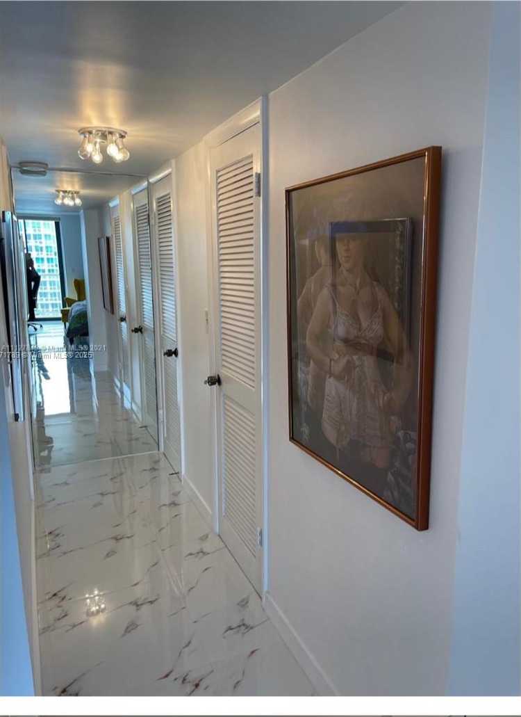 Small Image of 6423 COLLINS AVE #1709, Miami Beach Number 11