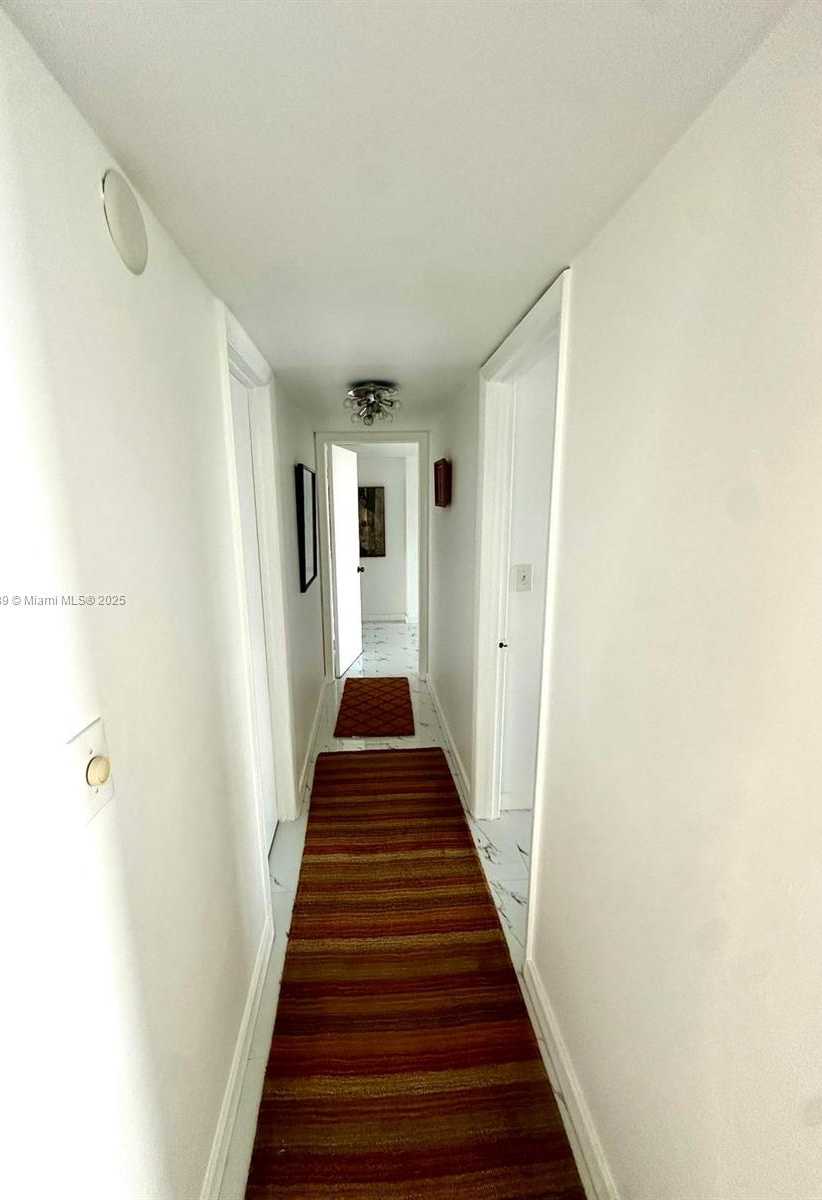 Small Image of 6423 COLLINS AVE #1709, Miami Beach Number 19