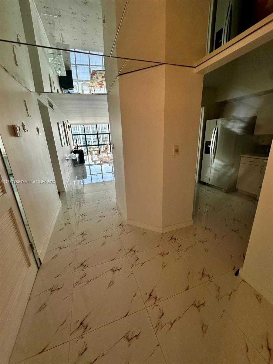 Small Image of 6423 COLLINS AVE #1709, Miami Beach Number 21