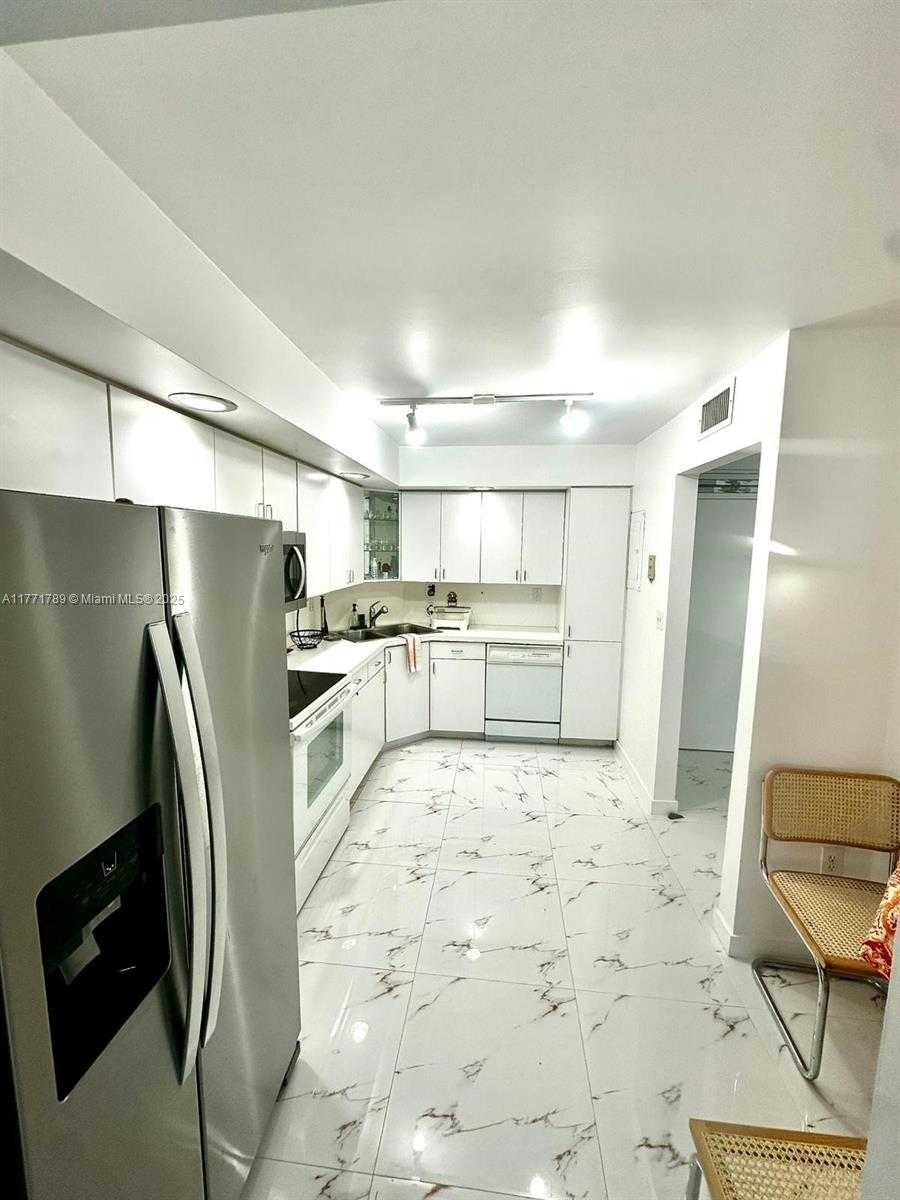 Small Image of 6423 COLLINS AVE #1709, Miami Beach Number 22