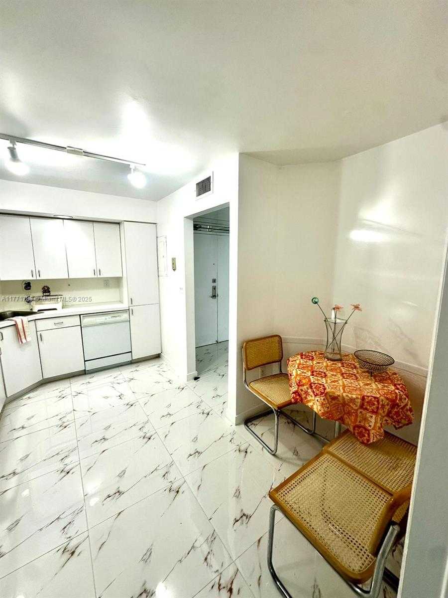 Small Image of 6423 COLLINS AVE #1709, Miami Beach Number 23