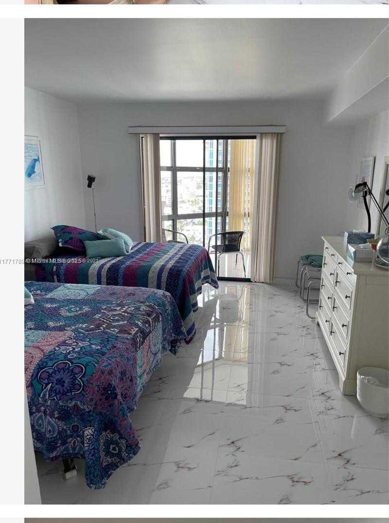 Small Image of 6423 COLLINS AVE #1709, Miami Beach Number 9