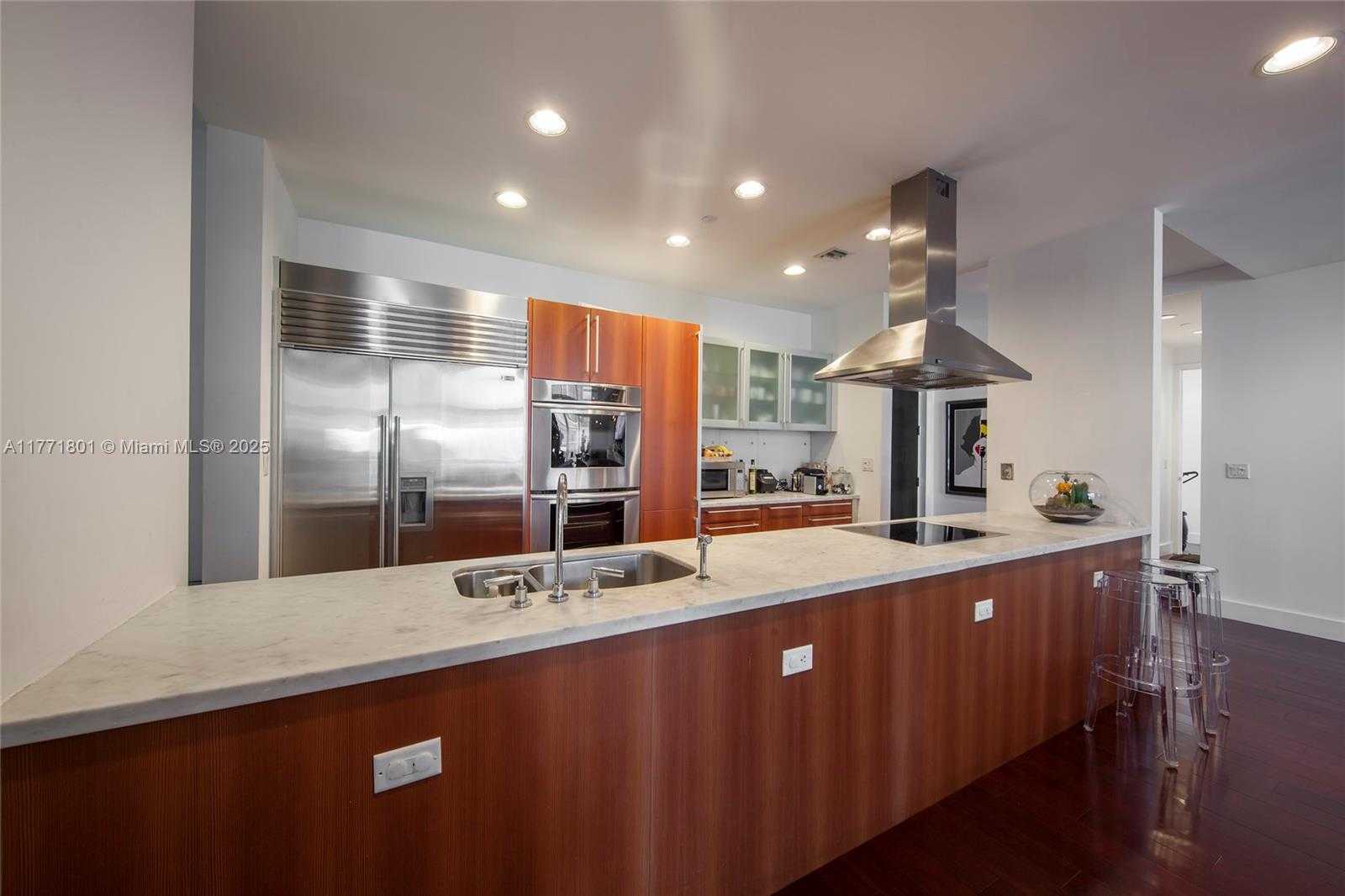 Small Image of 201 AQUA AV #1004, Miami Beach Number 4