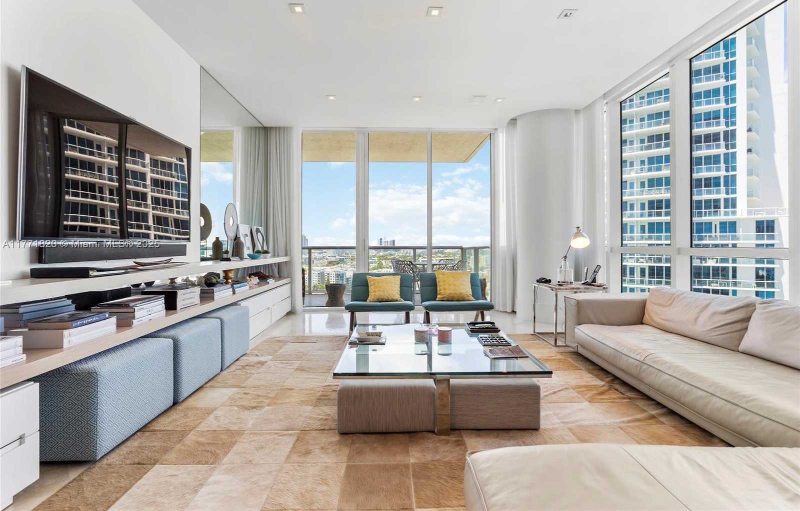 Small Image of 100 SOUTH POINTE DR #1810, Miami Beach Number 17