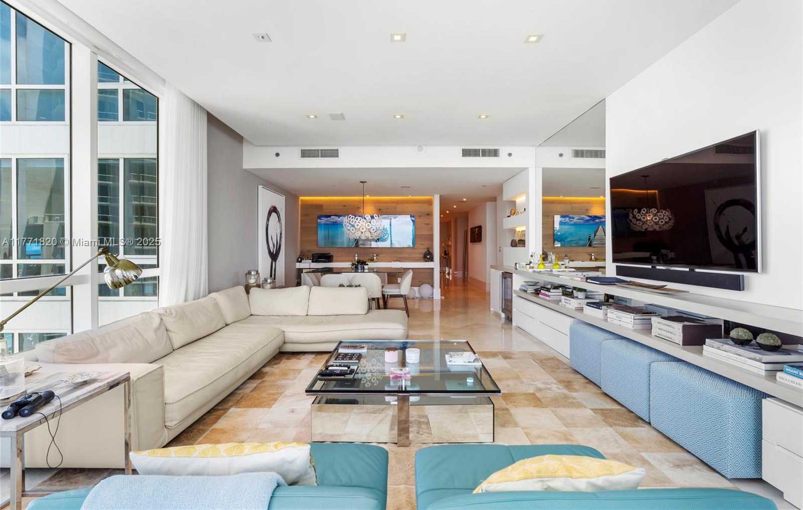 Small Image of 100 SOUTH POINTE DR #1810, Miami Beach Number 20