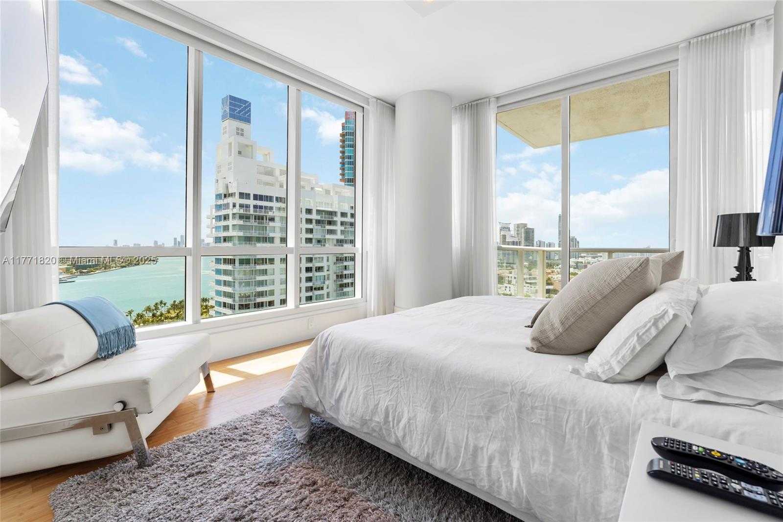 Small Image of 100 SOUTH POINTE DR #1810, Miami Beach Number 25