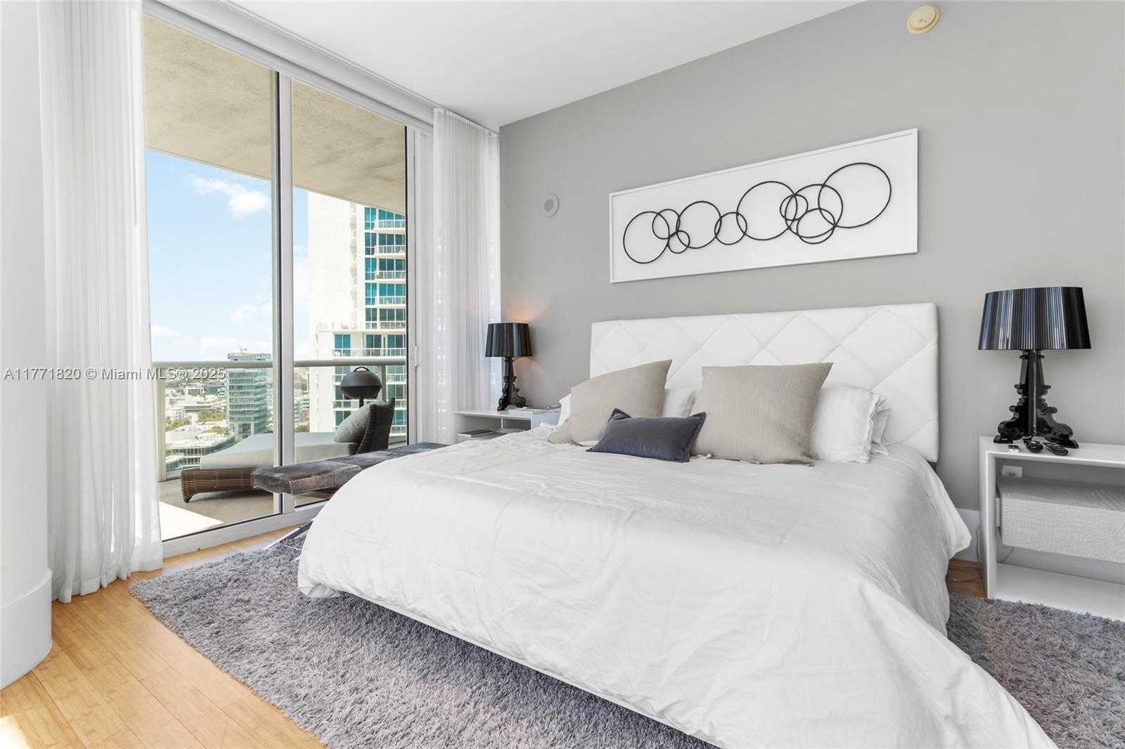 Small Image of 100 SOUTH POINTE DR #1810, Miami Beach Number 29