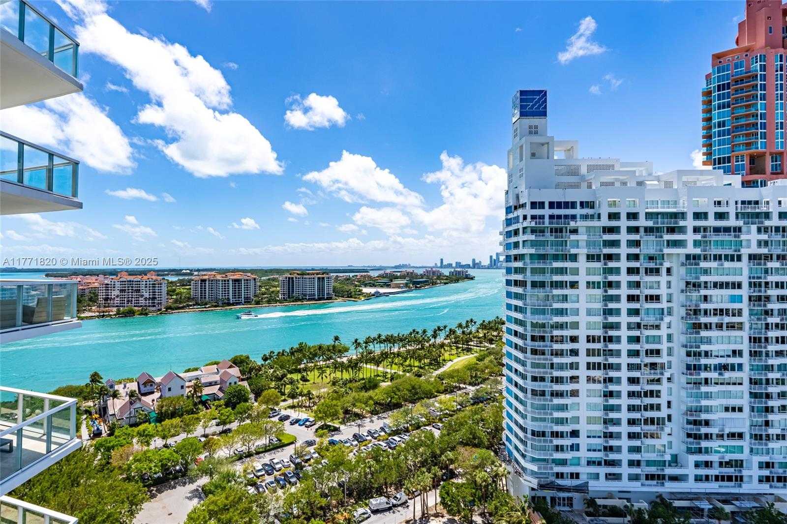 Small Image of 100 SOUTH POINTE DR #1810, Miami Beach Number 35