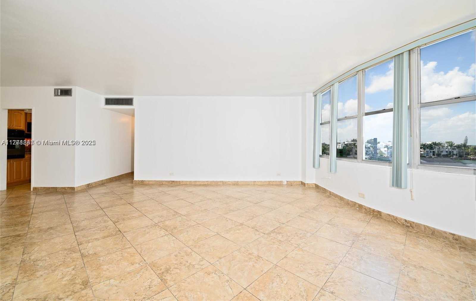 Small Image of 7441 WAYNE AVE #4C, Miami Beach Number 13