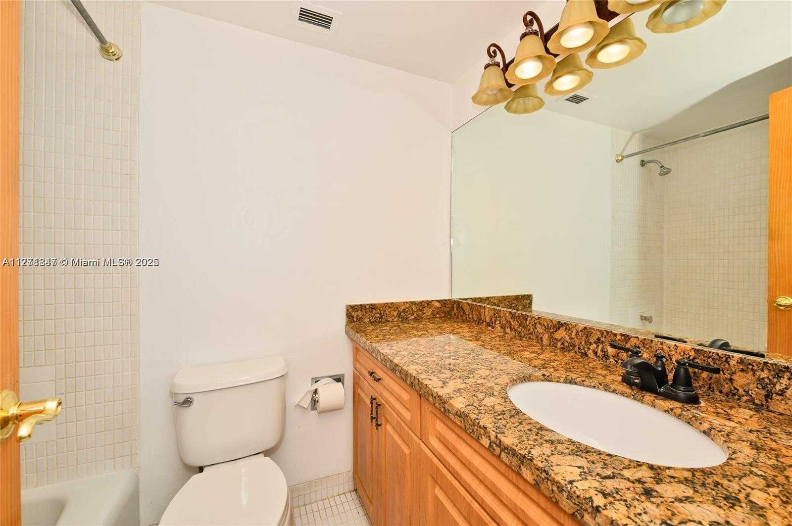 Small Image of 7441 WAYNE AVE #4C, Miami Beach Number 16