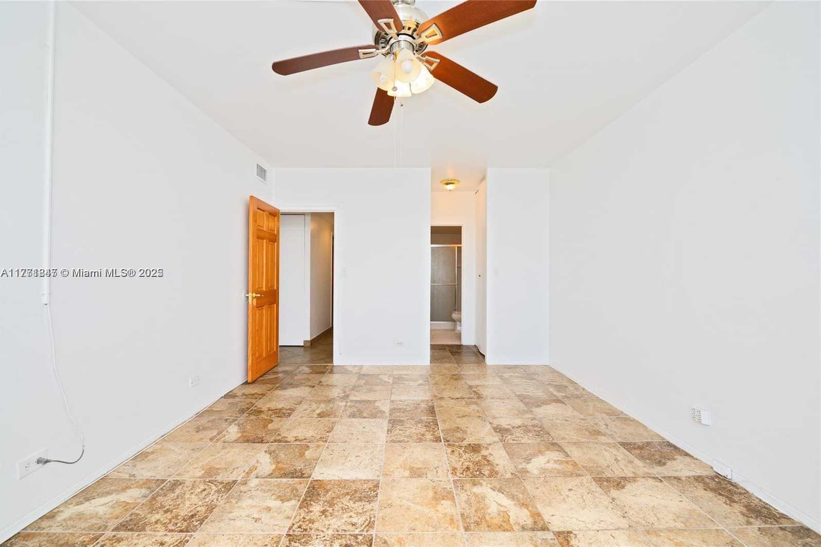 Small Image of 7441 WAYNE AVE #4C, Miami Beach Number 19
