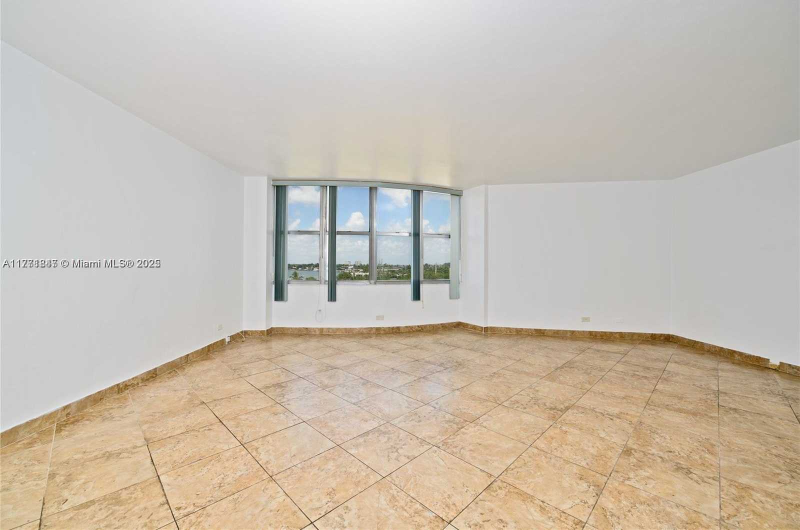 Small Image of 7441 WAYNE AVE #4C, Miami Beach Number 9