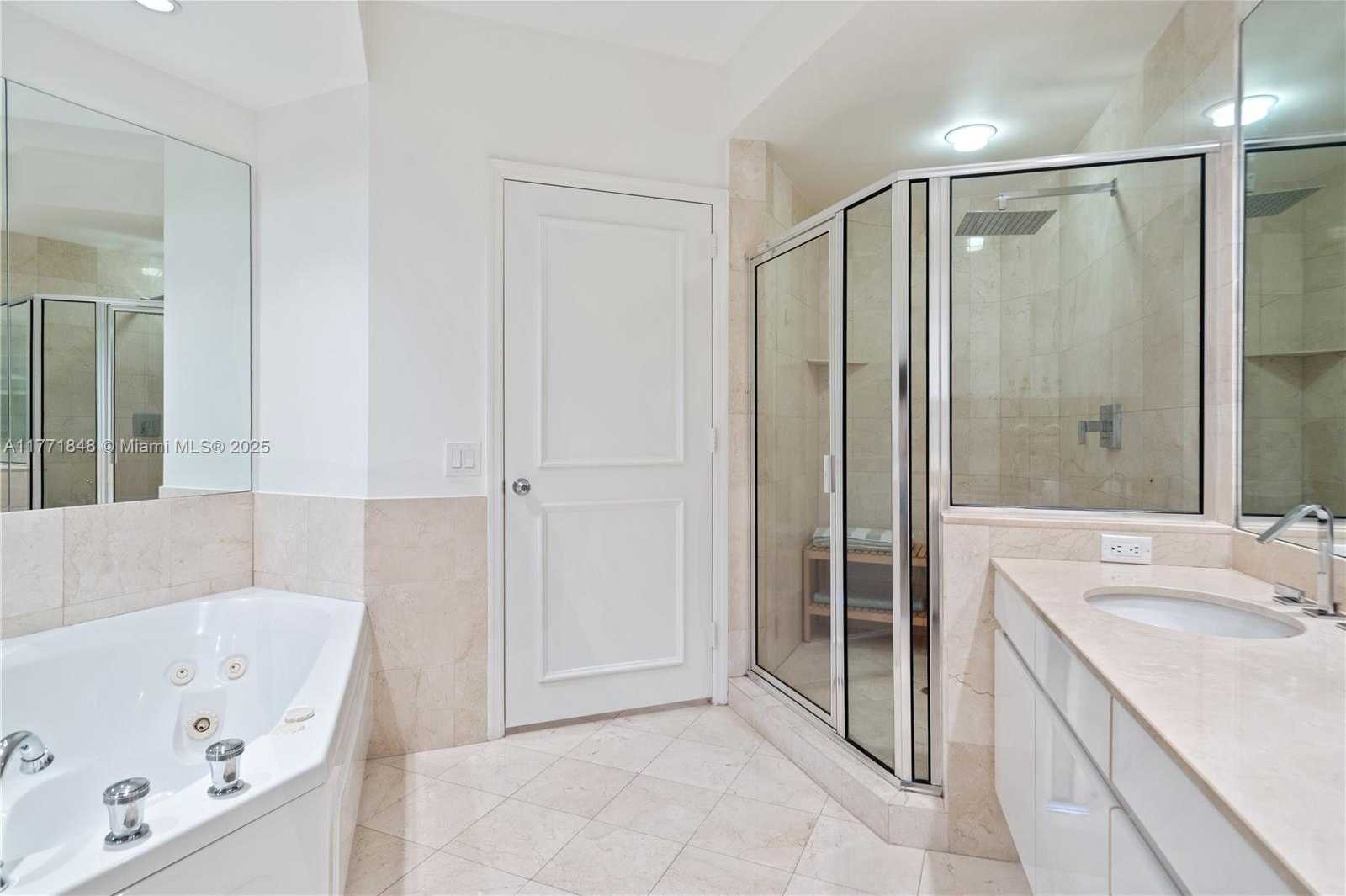 Small Image of 808 BRICKELL KEY DR #3304, Miami Number 15