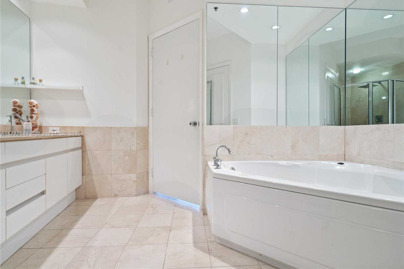 Small Image of 808 BRICKELL KEY DR #3304, Miami Number 16