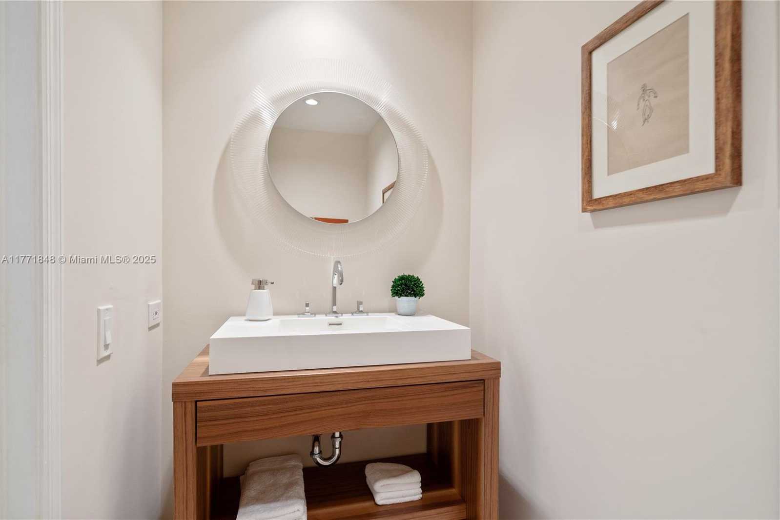 Small Image of 808 BRICKELL KEY DR #3304, Miami Number 20