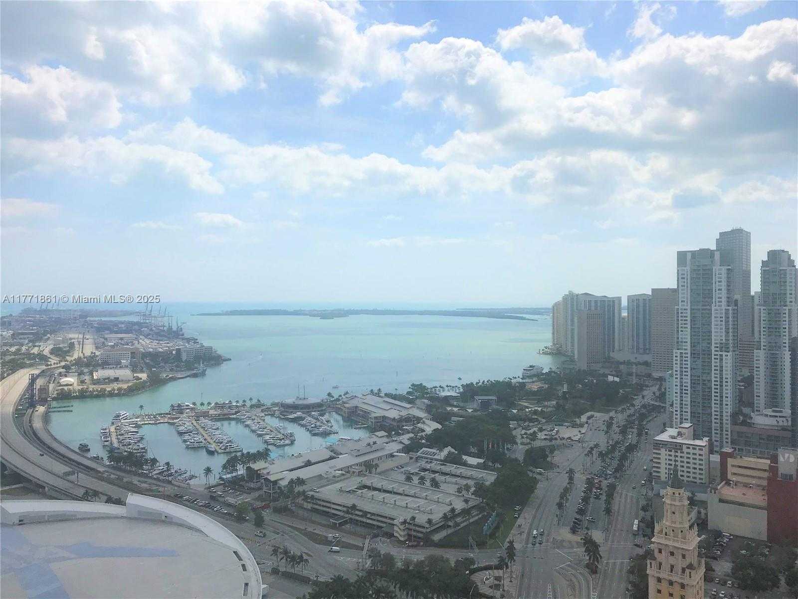 Small Image of 888 BISCAYNE BLVD #4303, Miami Number 2