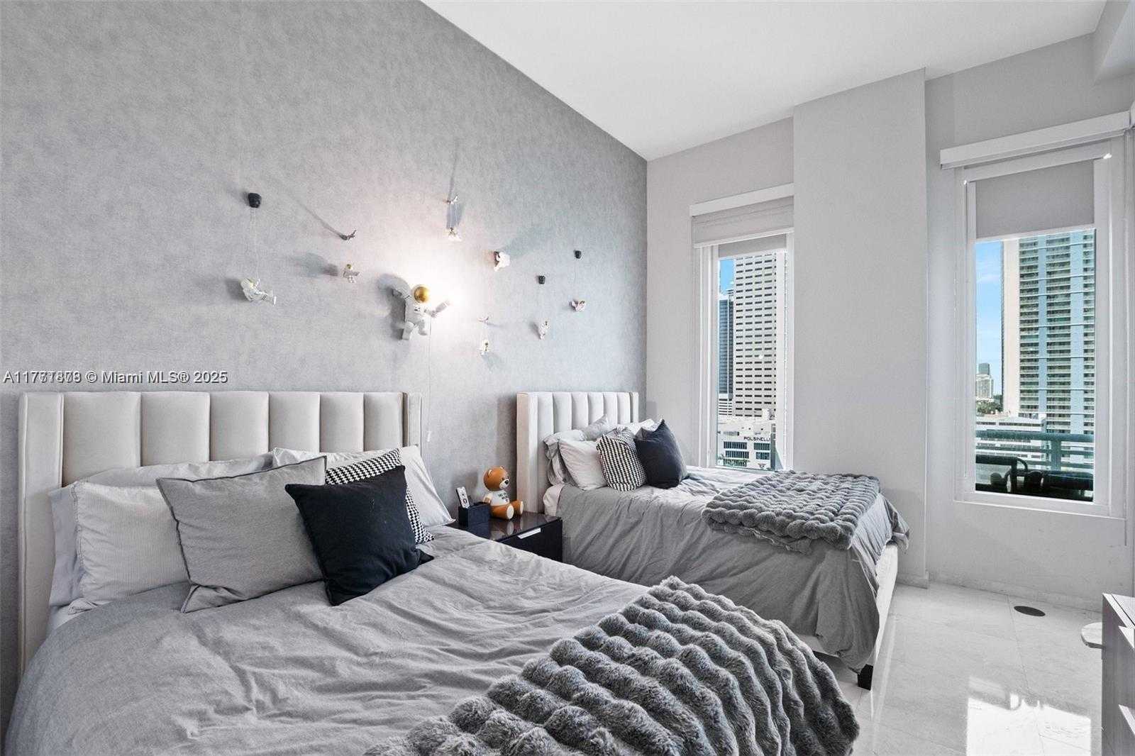 Small Image of 900 BRICKELL KEY BLVD #1102, Miami Number 12