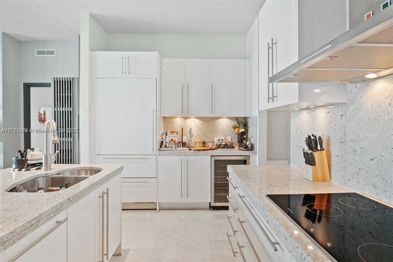 Small Image of 900 BRICKELL KEY BLVD #1102, Miami Number 22