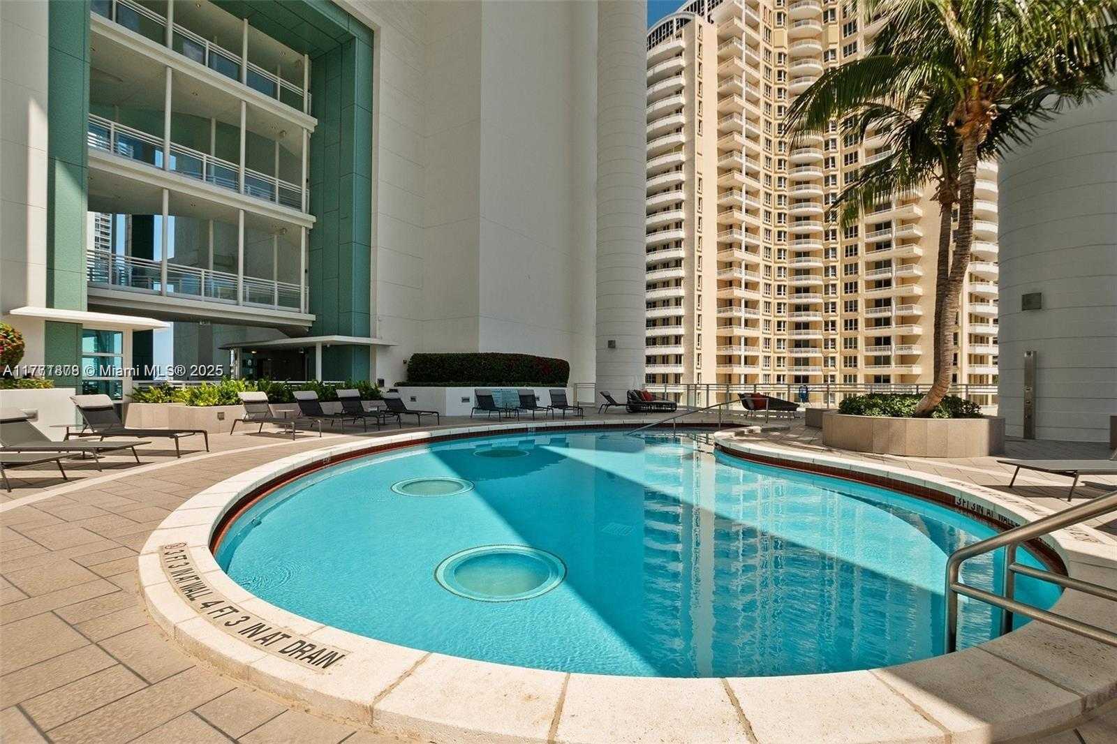 Small Image of 900 BRICKELL KEY BLVD #1102, Miami Number 4