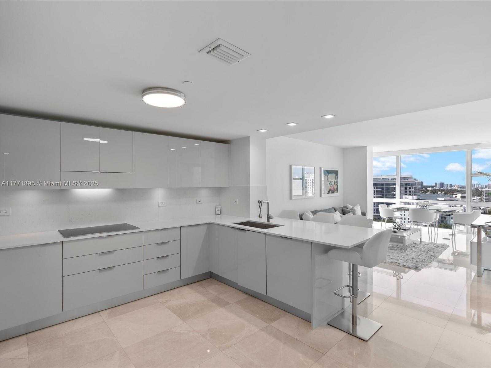 Small Image of 6801 COLLINS AVE #1402 Door (1412 Legal), Miami Beach Number 17