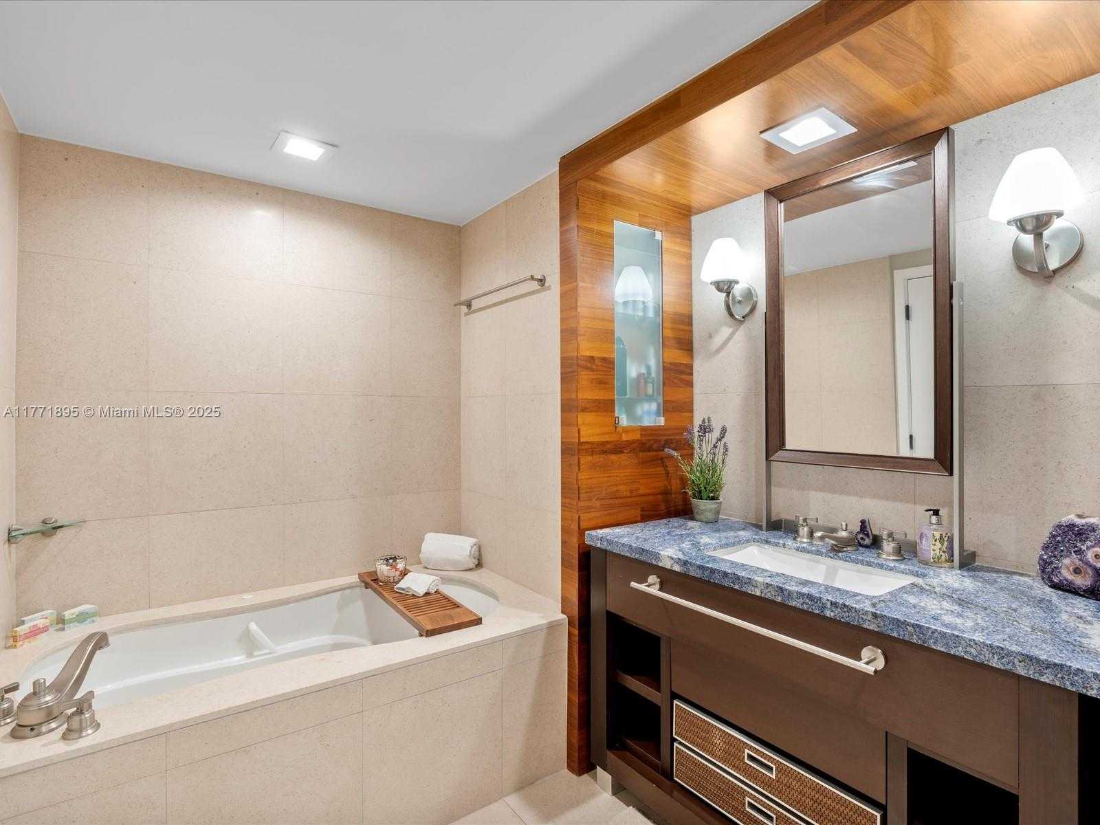Small Image of 6801 COLLINS AVE #1402 Door (1412 Legal), Miami Beach Number 30