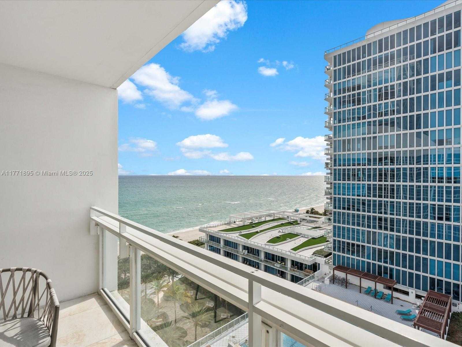 Small Image of 6801 COLLINS AVE #1402 Door (1412 Legal), Miami Beach Number 36