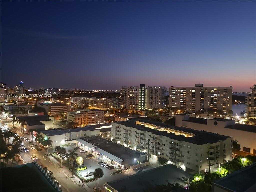 Small Image of 6801 COLLINS AVE #1402 Door (1412 Legal), Miami Beach Number 38