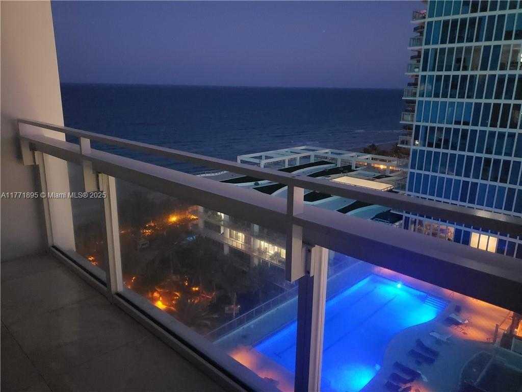 Small Image of 6801 COLLINS AVE #1402 Door (1412 Legal), Miami Beach Number 42