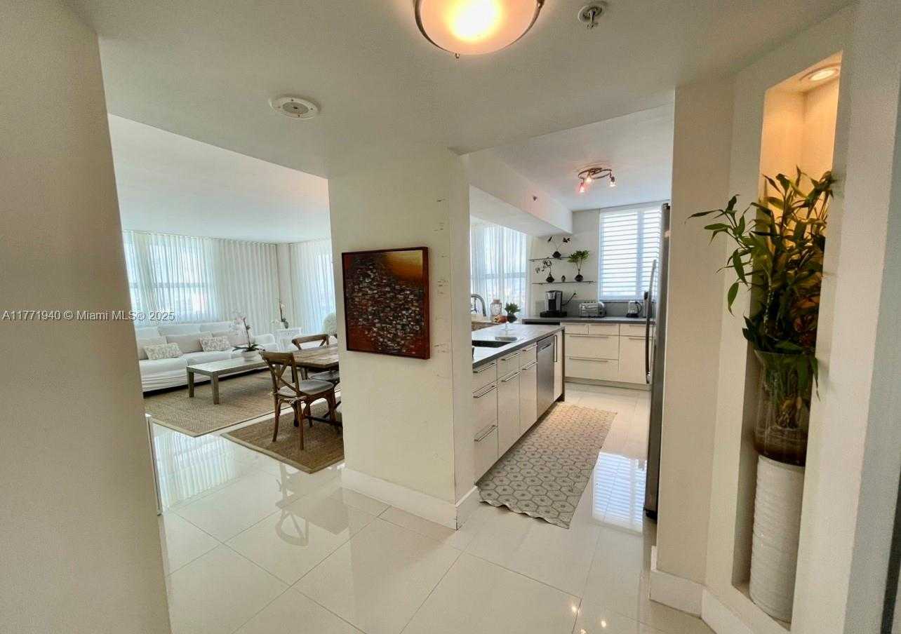 Small Image of 650 WEST AVE #1212, Miami Beach Number 2
