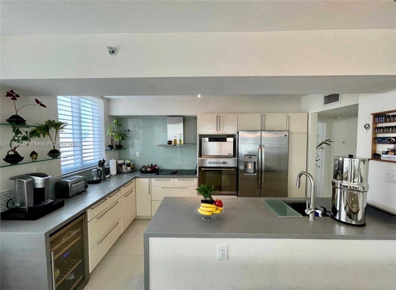 Small Image of 650 WEST AVE #1212, Miami Beach Number 5