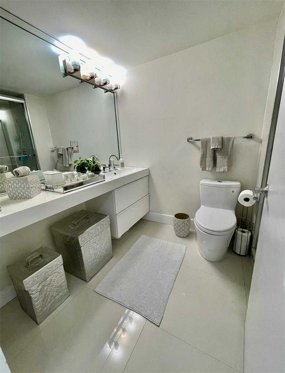 Small Image of 650 WEST AVE #1212, Miami Beach Number 9