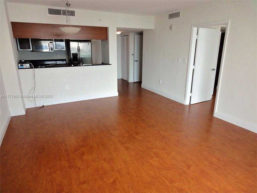 Small Image of 1800 NORTH BAYSHORE DR #1204, Miami Number 2