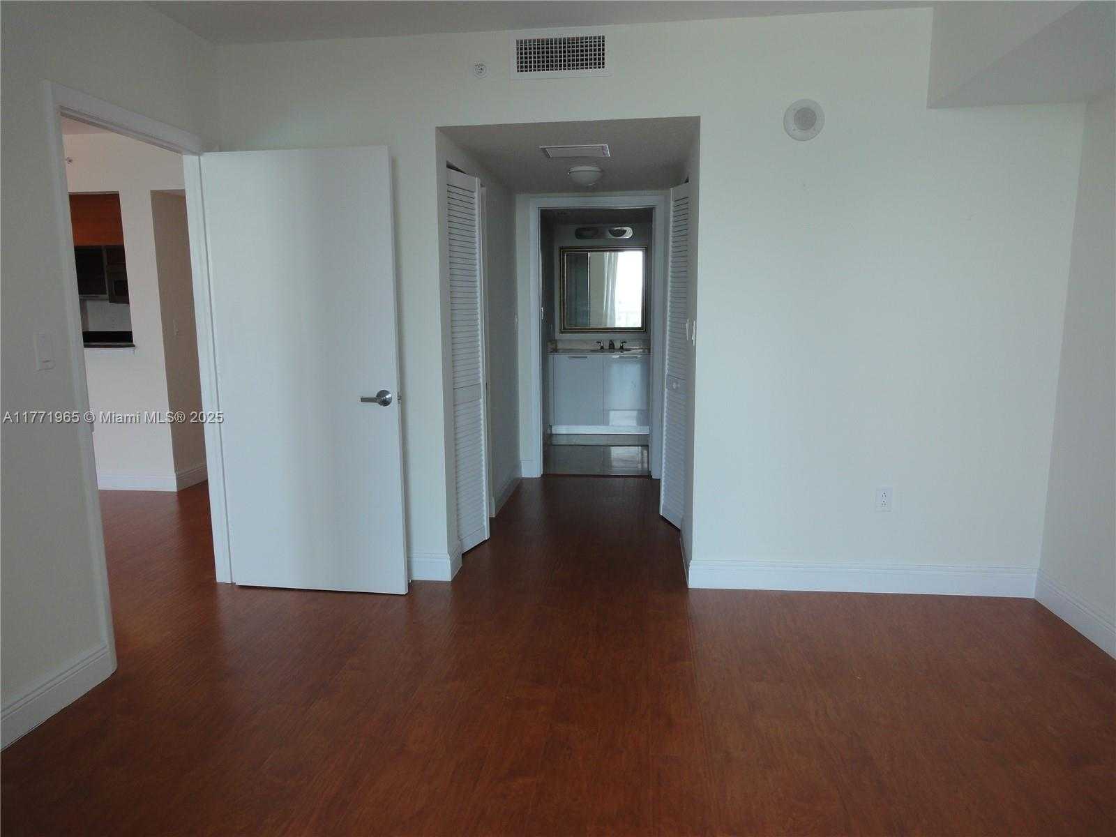 Small Image of 1800 NORTH BAYSHORE DR #1204, Miami Number 3
