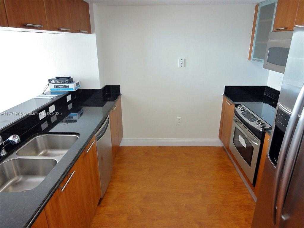Small Image of 1800 NORTH BAYSHORE DR #1204, Miami Number 5