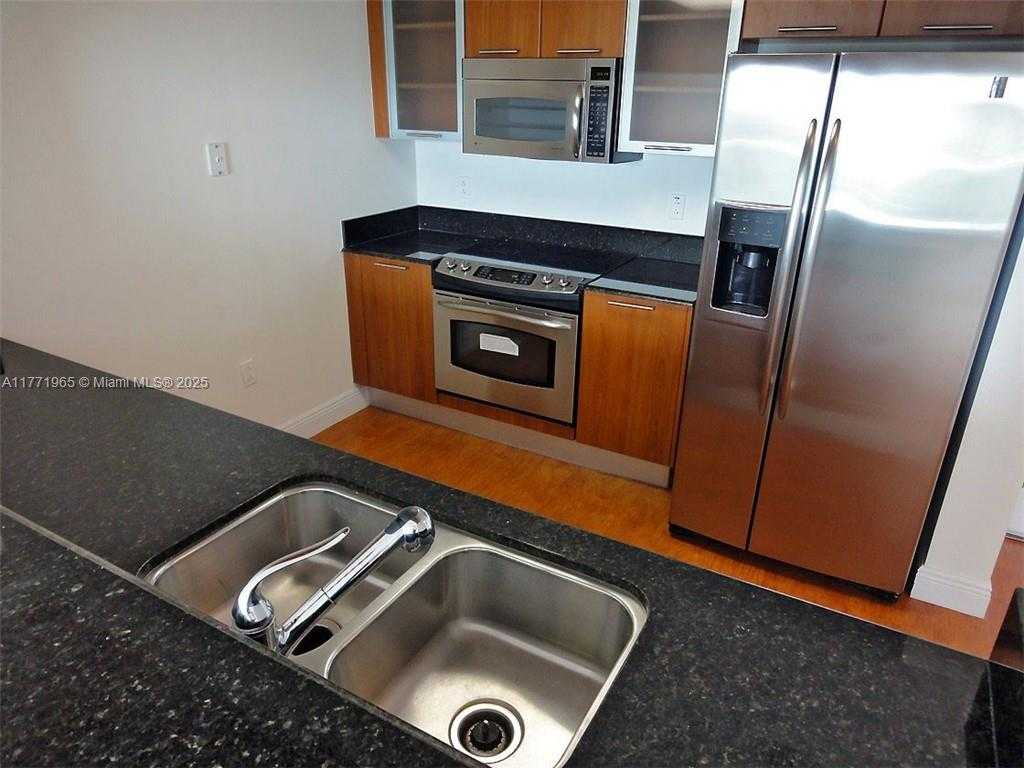 Small Image of 1800 NORTH BAYSHORE DR #1204, Miami Number 6